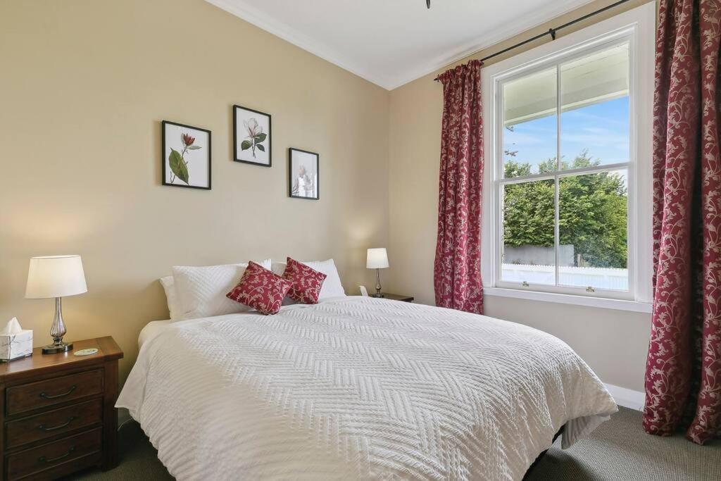 Historic Charm In Greytown - Cosy Kowhai Cottage Exterior photo