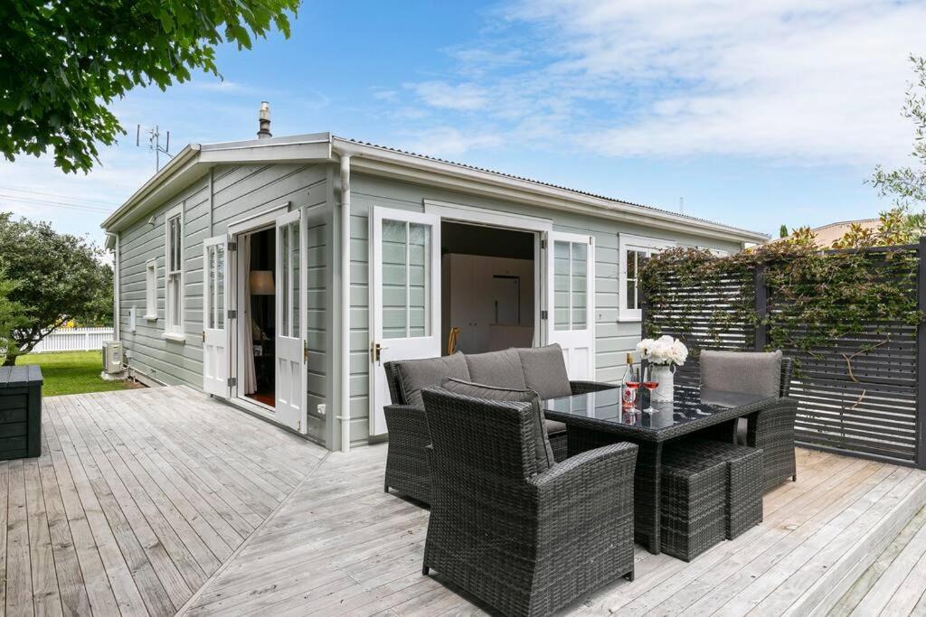 Historic Charm In Greytown - Cosy Kowhai Cottage Exterior photo