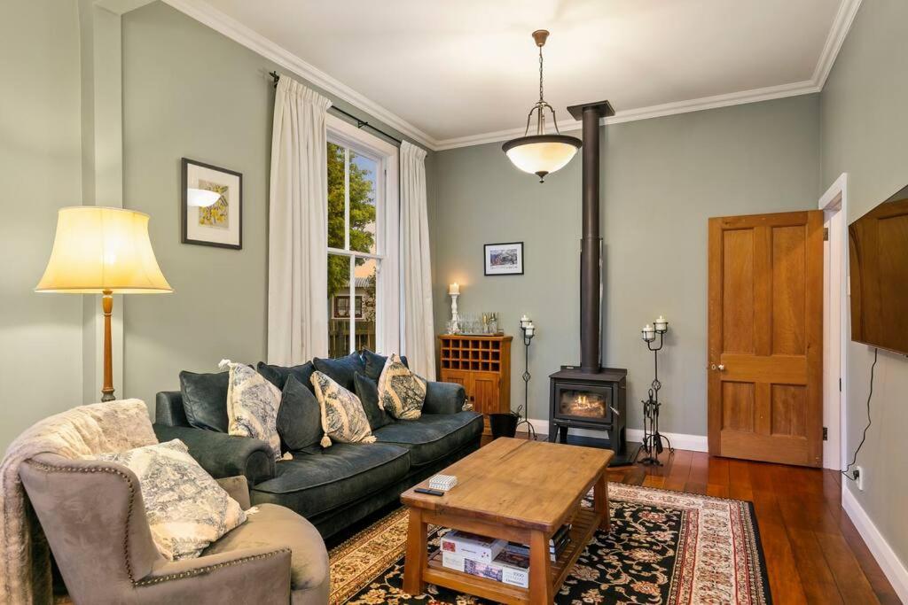Historic Charm In Greytown - Cosy Kowhai Cottage Exterior photo