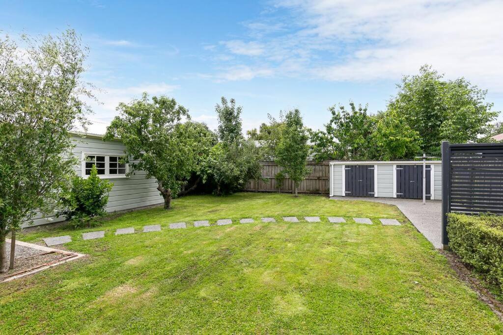 Historic Charm In Greytown - Cosy Kowhai Cottage Exterior photo